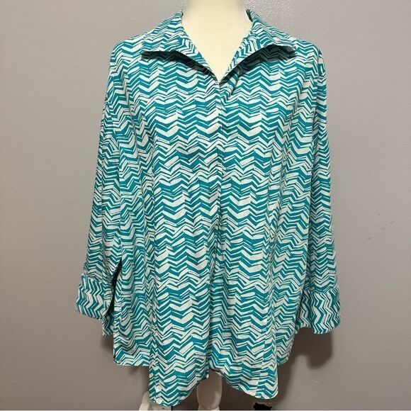 CHICO'S Women button down shirt with 3/4 length sleeves. Size 4(XL 20) - Picture 1 of 6